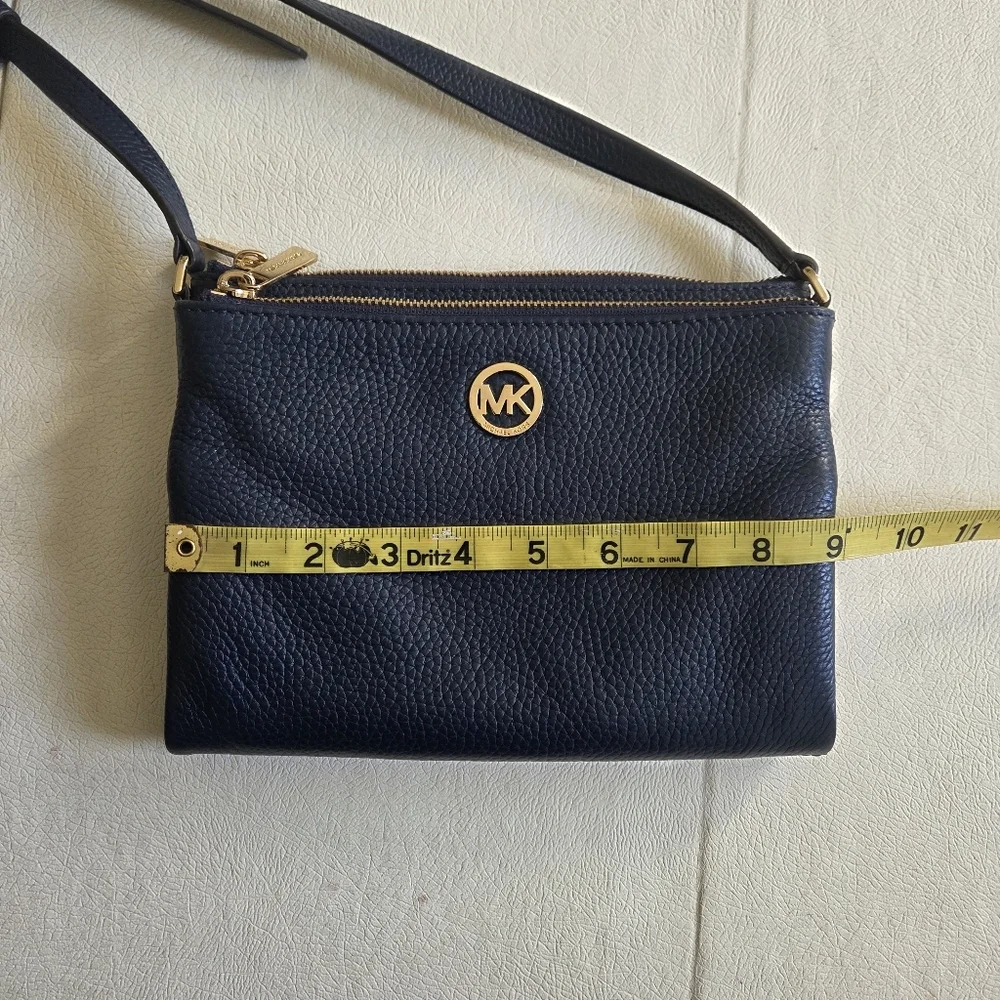 Michael Kors Double Zipper Crossbody/Sling Wallet - Picture 8 of 9